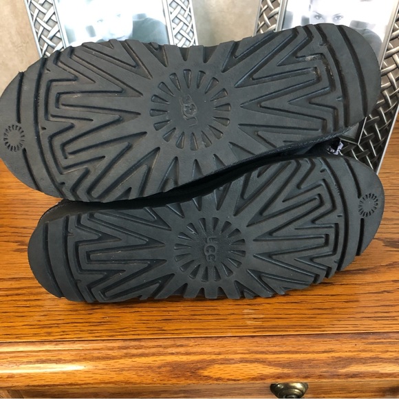 UGG Mini With Silver And Black Animal Print Bows Size 7 - Picture 6 of 10